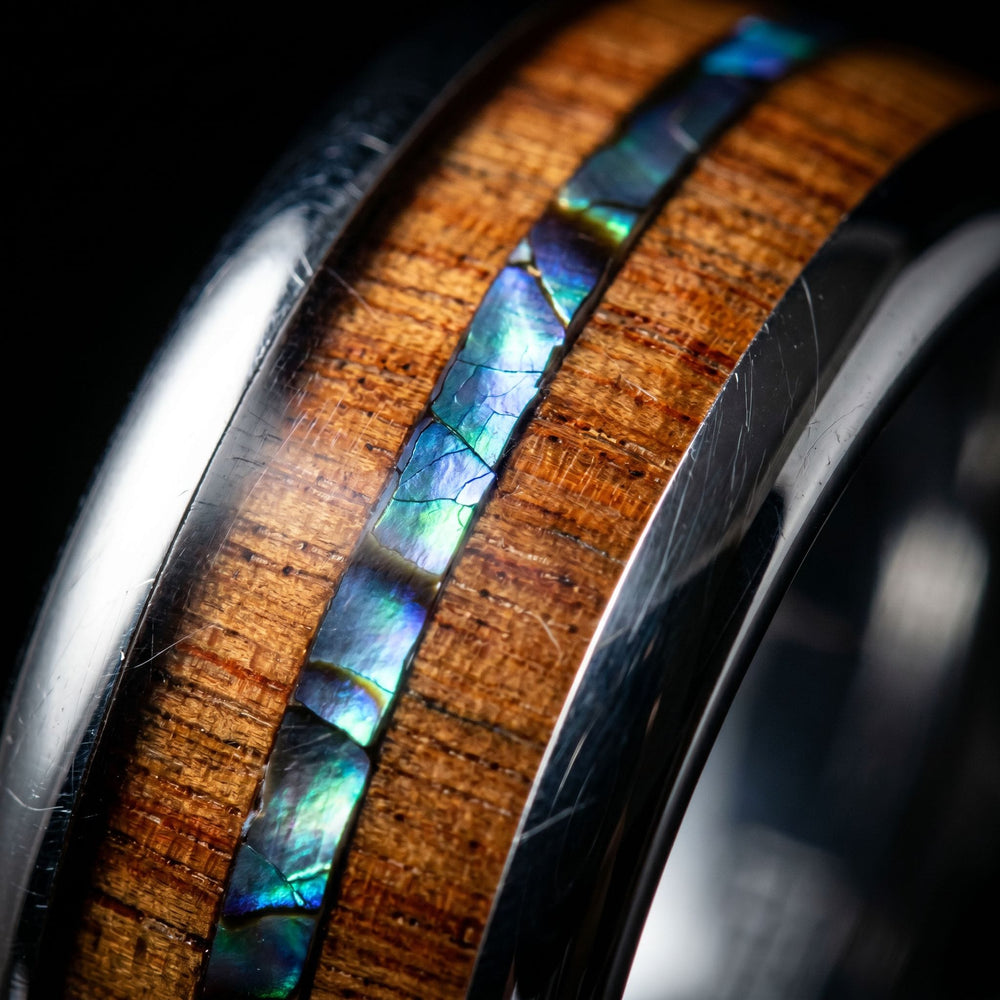 Urania mt-dark macro